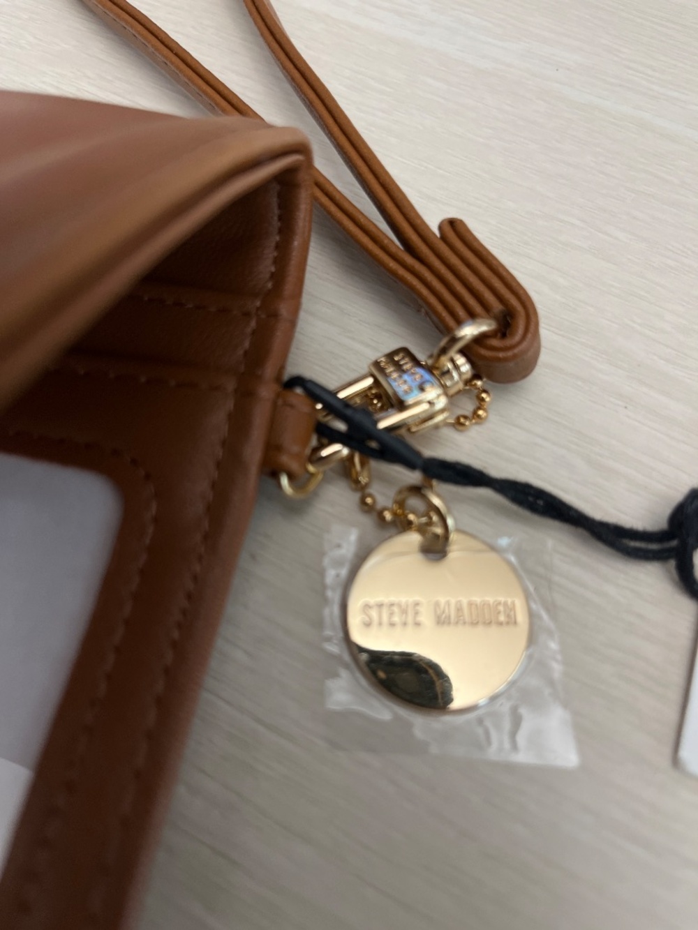 New Steve Madden Chocolate Trifold Wristlet - Picture 5 of 9